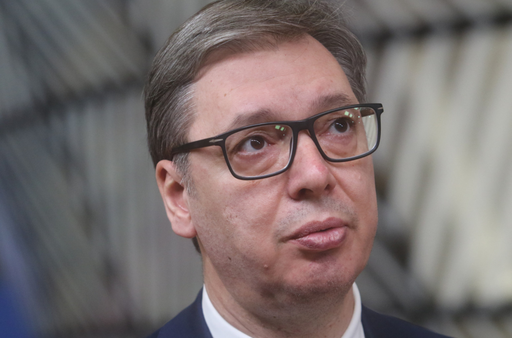 Najbliži Trampov saradnik potvrdio Vučićeve reči: Ogromne pare za proteste stižu iz inostranstva FOTO