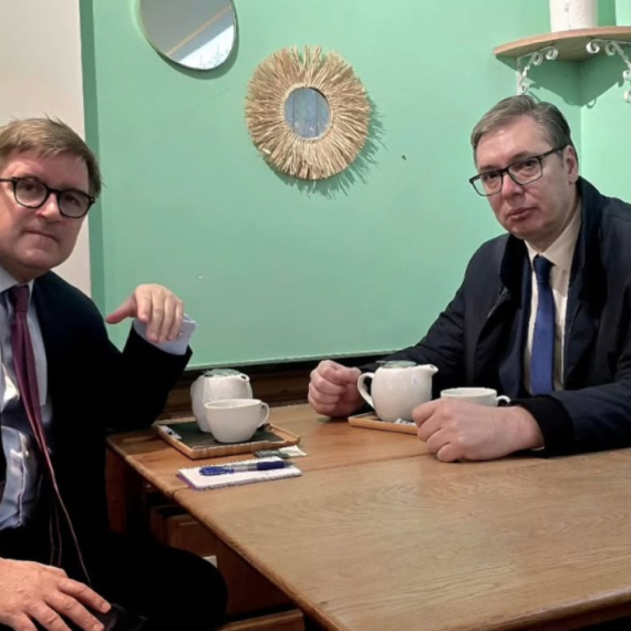 Vučić se sastao sa O'Brajenom: Jedna od tema bilo je i pitanje NIS-a FOTO