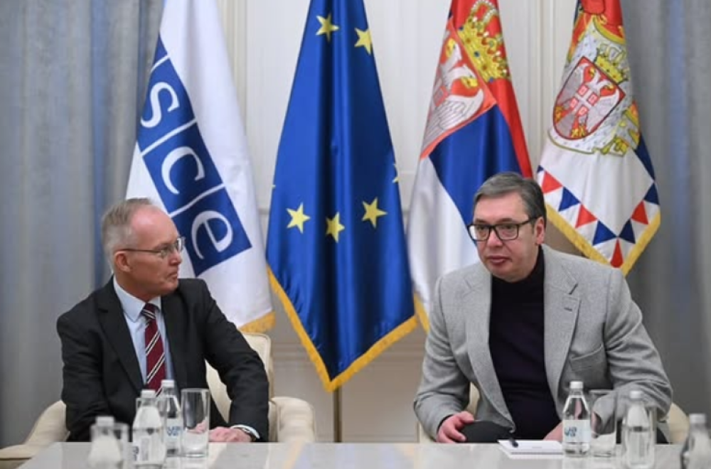 Vučić primio u oproštajnu posetu šefa misije OEBS u Srbiji Jana Bratua FOTO