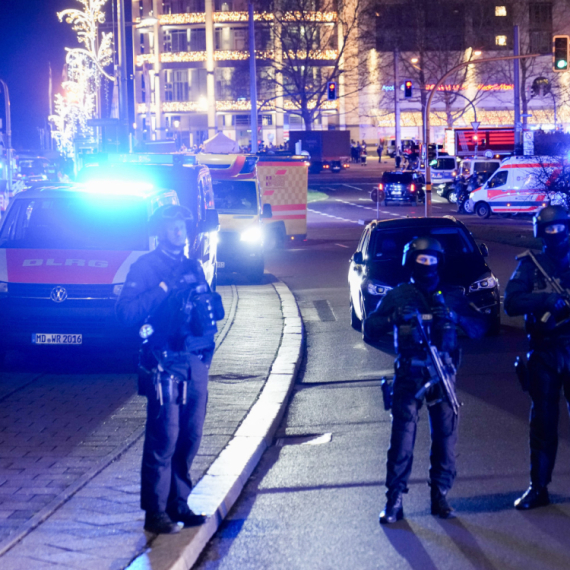 Ponovo drama u Nemačkoj: Upucan muškarac ispred tržnog centra u Berlinu FOTO