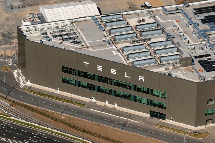 Kriza auto-industrije u Nemačkoj? Tesla ne misli tako
