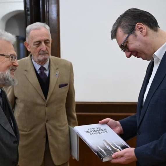 Vučić met with the director of the Matica Srpska Library PHOTO