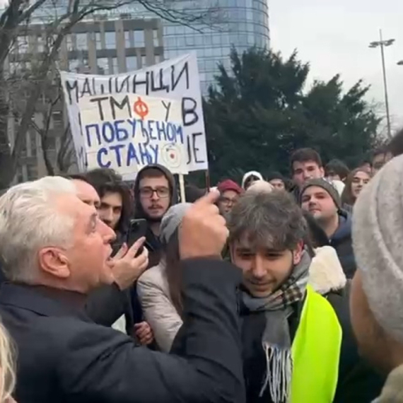 "Studenti" pravili haos ispred Pošte Srbije – Anđelković razotkrio šta se krije iza protesta VIDEO