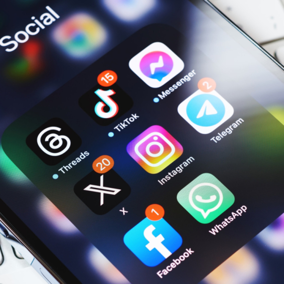 I Englezi plaćaju za Instagram i Facebook bez reklama