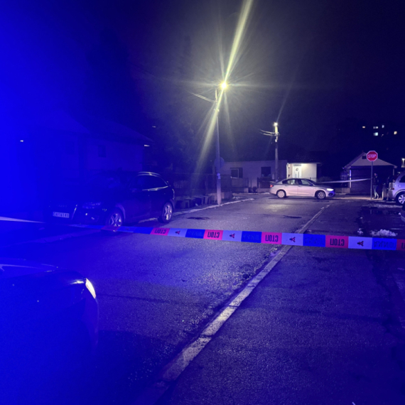 Prve slike iz Vrčina: Policija blokirala prilaze, meštani se zatvorili u kuće FOTO