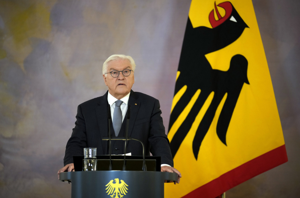 The Bundestag is dissolved