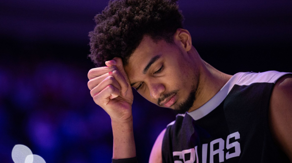 NBA zvezda usred Njujorka igra šah – po pljusku VIDEO