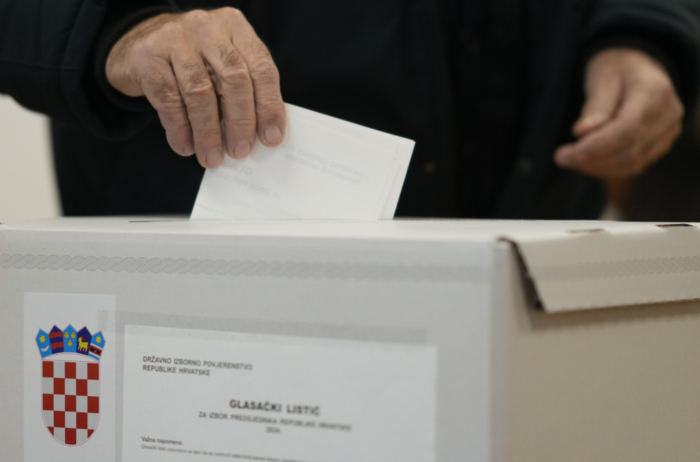 Otvorena prva biračka mesta: Počeo je drugi krug izbora za predsednika Hrvatske