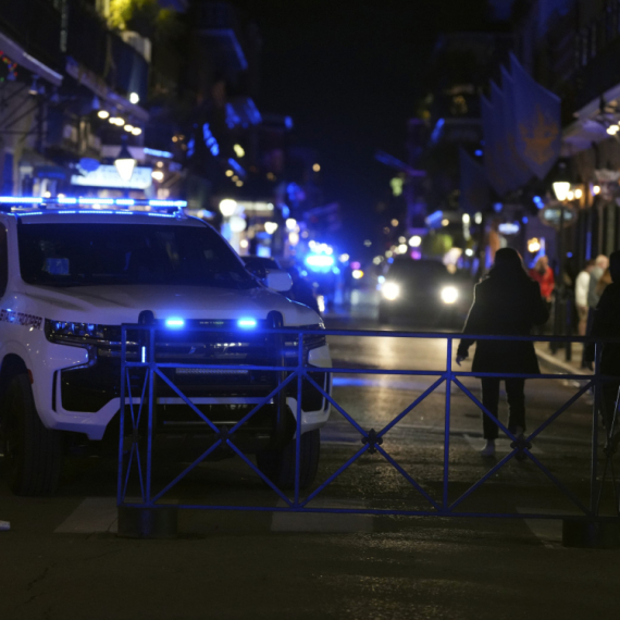 Najmanje 15 mrtvih u jezivom masakru; FBI: Pronašli smo zastavu Islamske države
