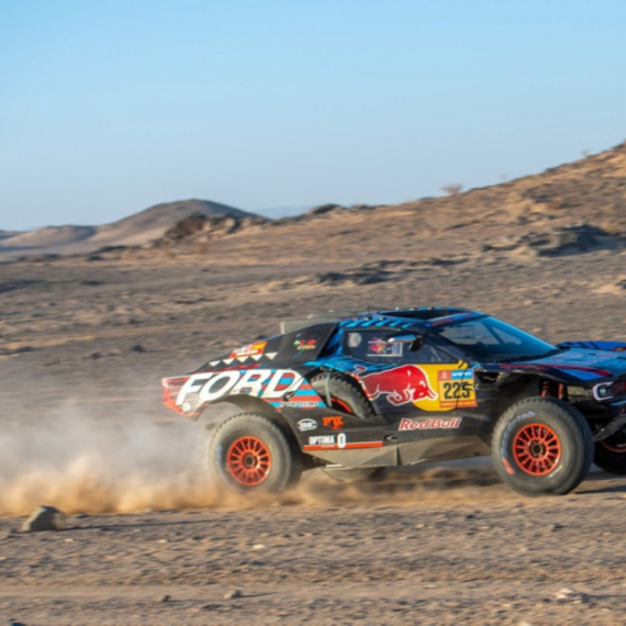Karlos Sajns se povukao sa relija Dakar
