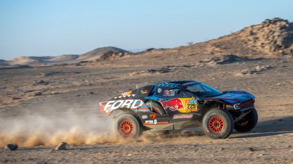 Karlos Sajns se povukao sa relija Dakar