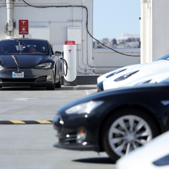 Šta bude kad se Tesla ne puni pola godine? VIDEO