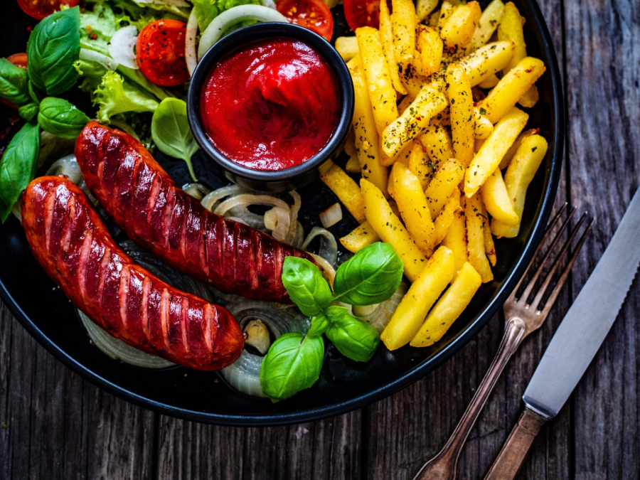 Roštilj je nutritivna bomba: Broj kalorija koje unesete ćevapima će vas iznenaditi