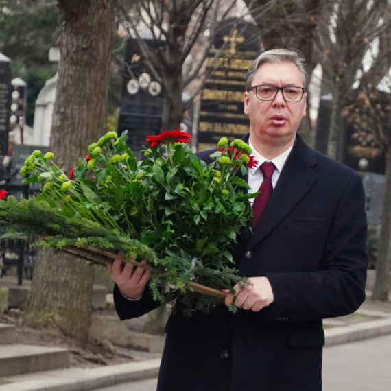 Vučić na opelu reditelju Miloradu Milinkoviću