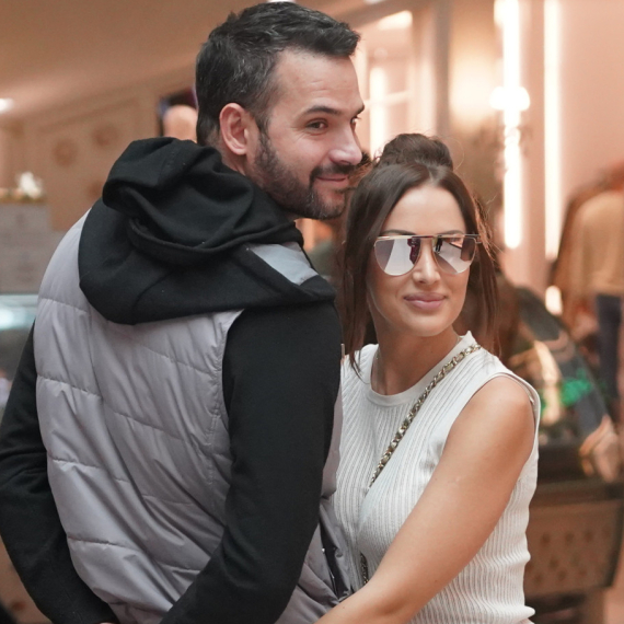 Aleksandra Prijović obradovala fanove: Sitno broji FOTO