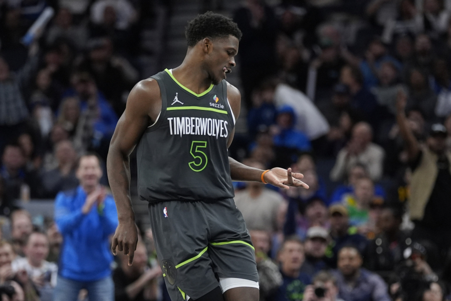 Tejtum nosio Boston, Edvards utišao Medison Skver Garden VIDEO