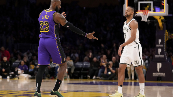 Lebron nije morao sve sâm – Lejkersi preživeli Netse VIDEO