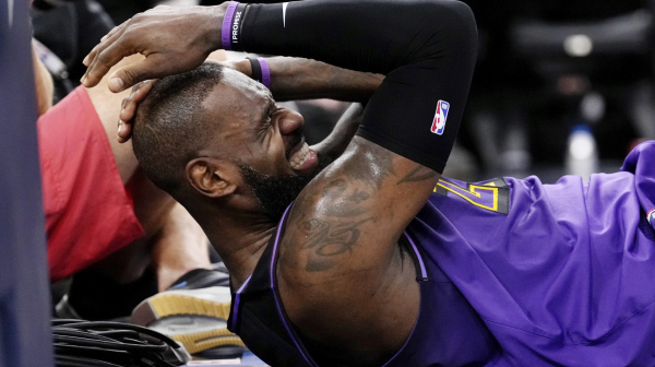 "Jak" dabl-dabl Zupca – Lebron nije mogao sâm u derbiju Los Anđelesa