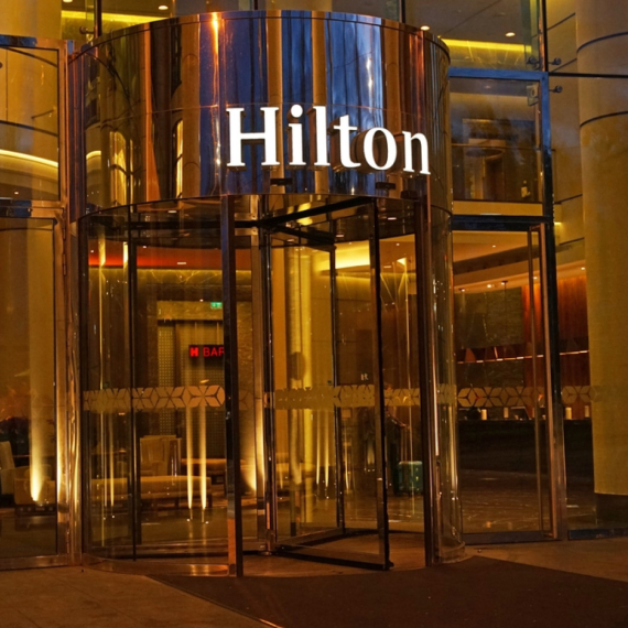 Prvi Hilton uskoro u komšiluku
