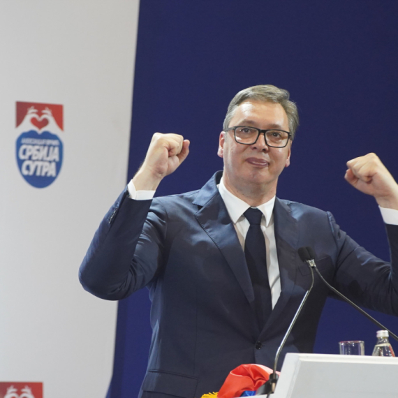 Građani čekaju Vučića: U toku poslednje pripreme za skup u Jagodini