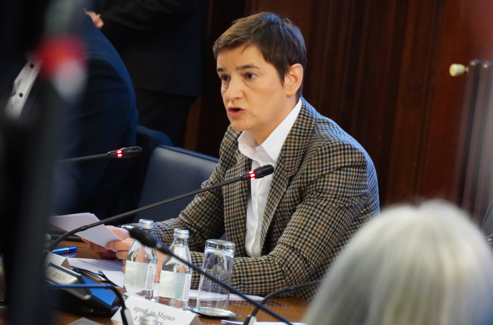 Brnabić nakon incidenta posle mitinga: Ovo neće proći; Mi smo zauvek jedno FOTO