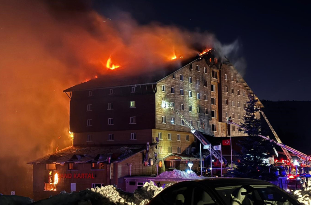Uhapšeno 15 osoba zbog požara na skijalištu u Turskoj FOTO