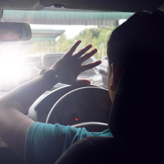Da li su jaka LED svetla zaista opasna? Stručnjaci otkrivaju šta je najveći problem