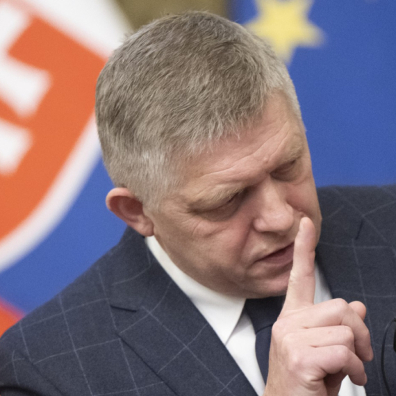 Fico prkosi: Ne – makar sedeli u Briselu do Nove godine