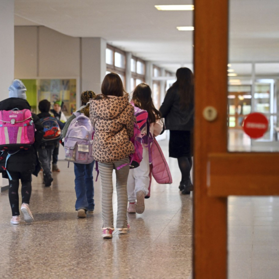 Djukić Dejanović: Teaching takes place in 96 percent of schools, only one primary school is blocked