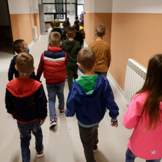 Roditelji od 24. marta za testiranje i upis prvaka mogu da koriste eZakazivanje