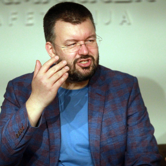 Antić: Dekan Sinani podržava Dinka Gruhonjića koji širi mržnju prema Srbima VIDEO