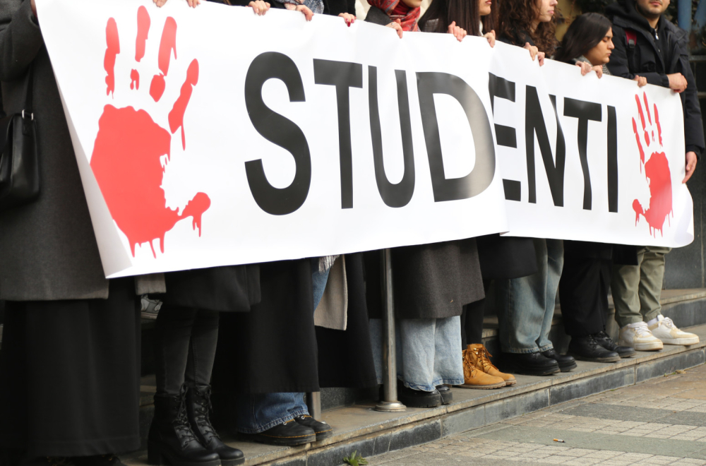 Dvostruki aršini: Profesor ne bi dao studentu da ga operiše, ali bi im dao da vode državu?