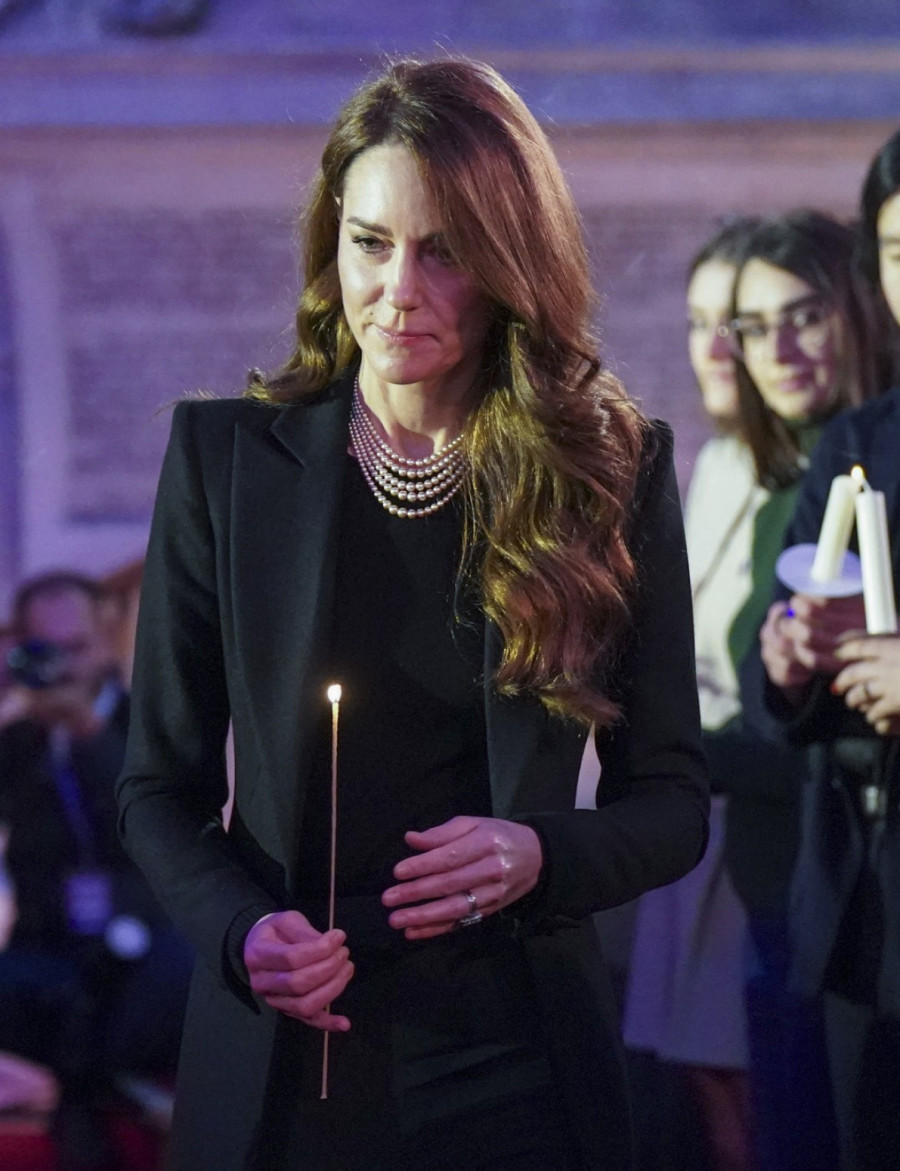 Prvo zvanično pojavljivanje Kejt Midlton: Odala počast žrtvama Holokausta FOTO