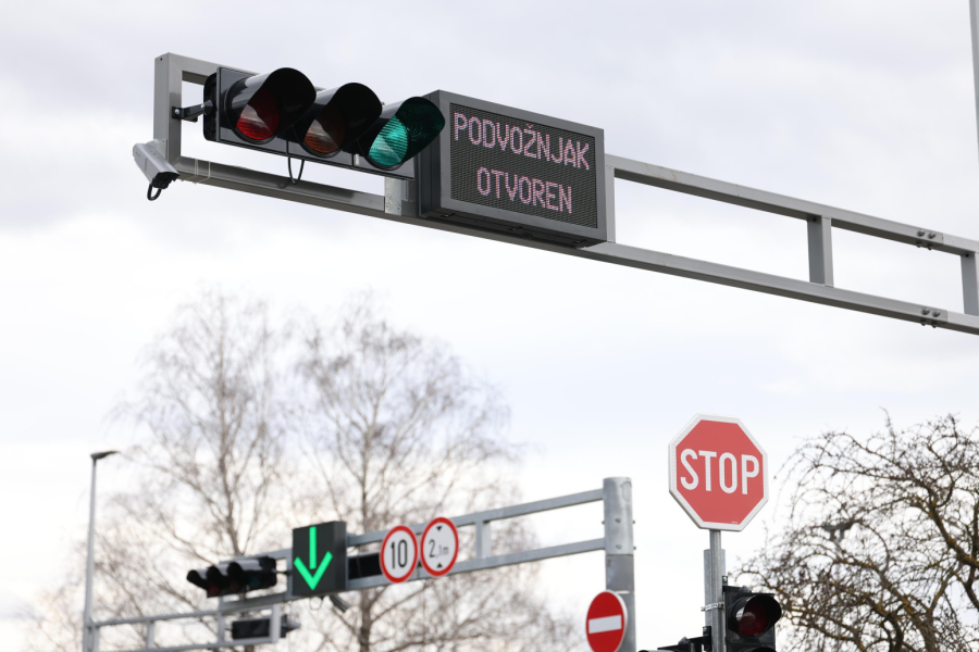 Nesvakidašnje rešenje u Zagrebu: Jednosmerni put, ali se smer menja! FOTO