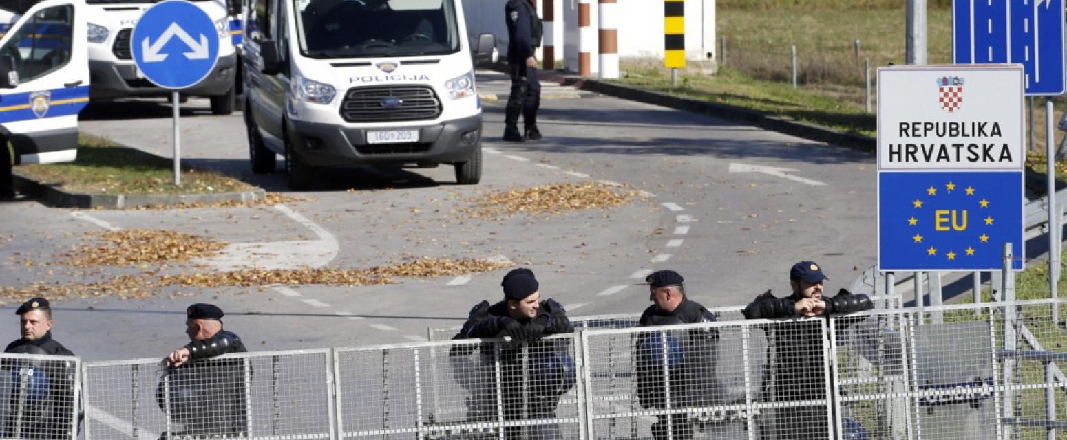 Prvi talas turista napravio haos: Kilometarske kolone i usporena vožnja ka Jadranu