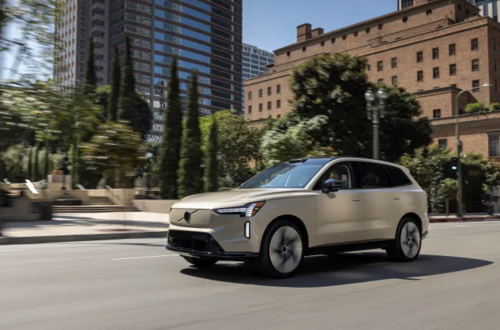 Volvo EX90: Prostrani SUV sa 500 "konja"