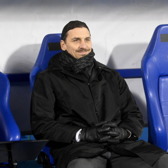 Ibrahimović pričao na našem jeziku i sve zasmejao: "Kakav sam bio?" VIDEO