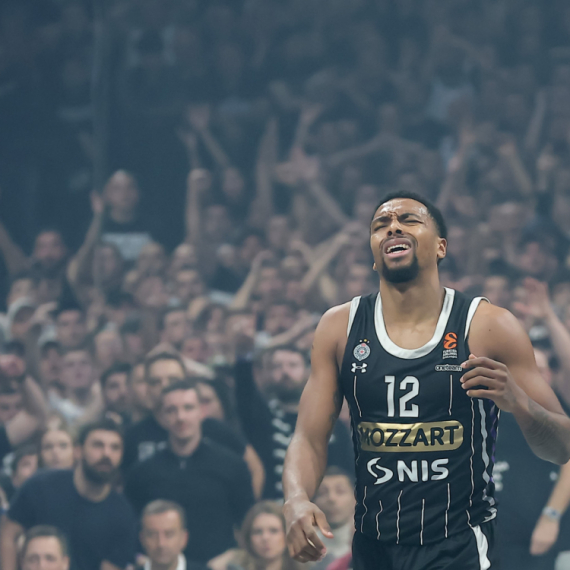 Braun "prodao" crno-bele, Partizan "pao" uz zvuk sirene; Penjaroja kao papagaj; "Nije bilo plana"