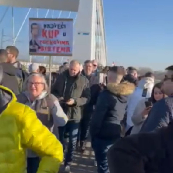 Kao što su Đilas i PROglas najavili: Od sada oni preuzimaju FOTO/VIDEO