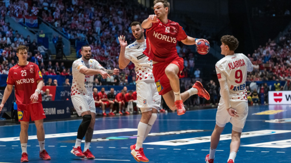 Hrvatska tuguje, Danska suverena; Odlazak legende; "Rugaće mi se"