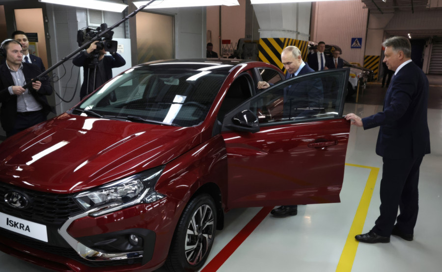 Pad za četvrtinu: Rusi slabo kupovali nove automobile