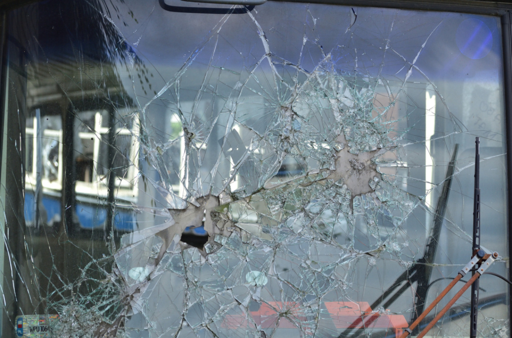 Sudarili se autobusi u Zemunu: Ima povređenih; Vozač zaspao za volanom? VIDEO