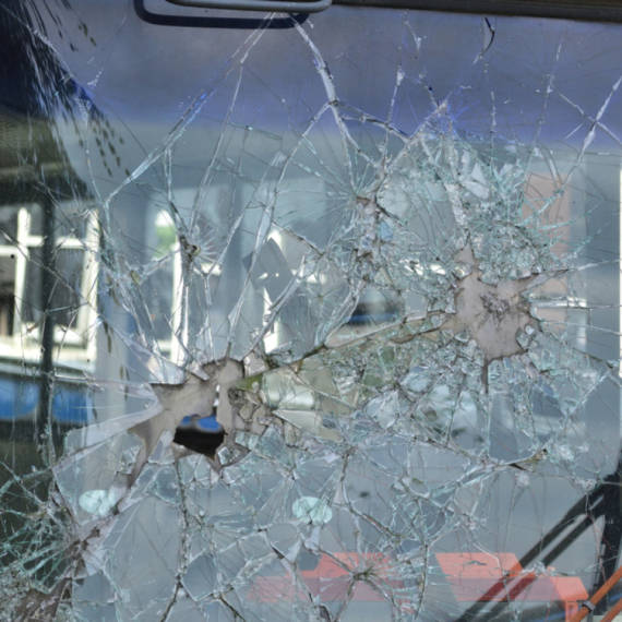 Sudarili se autobusi u Zemunu: Ima povređenih; Vozač zaspao za volanom? VIDEO
