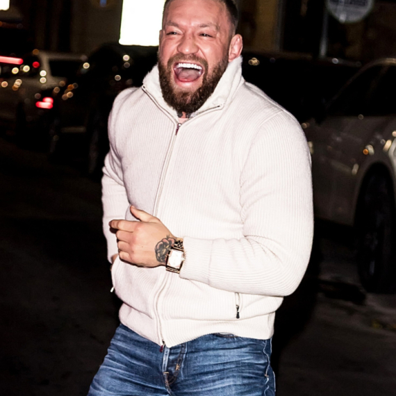 Mekgregor pljunuo čoveka zbog Habiba: "Šta si uradio? Ništa!" VIDEO