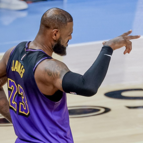 Lebron i sa 40 dominira – novo priznanje za "Kralja" Džejmsa