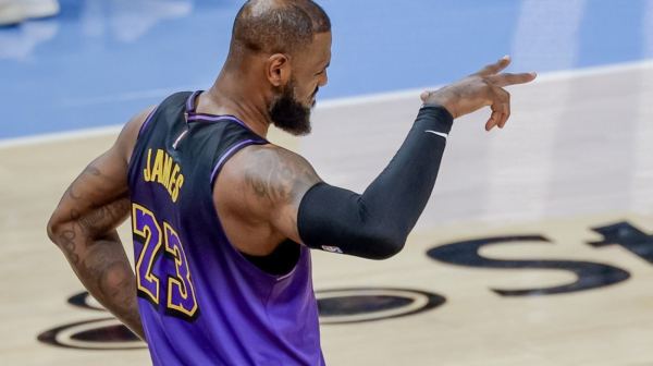 Lebron i sa 40 dominira – novo priznanje za "Kralja" Džejmsa