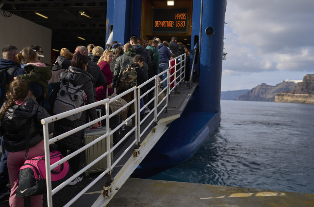 Terrible images from Greece: People behind the wire, trying to escape; Tsunami is also possible VIDEO/PHOTO