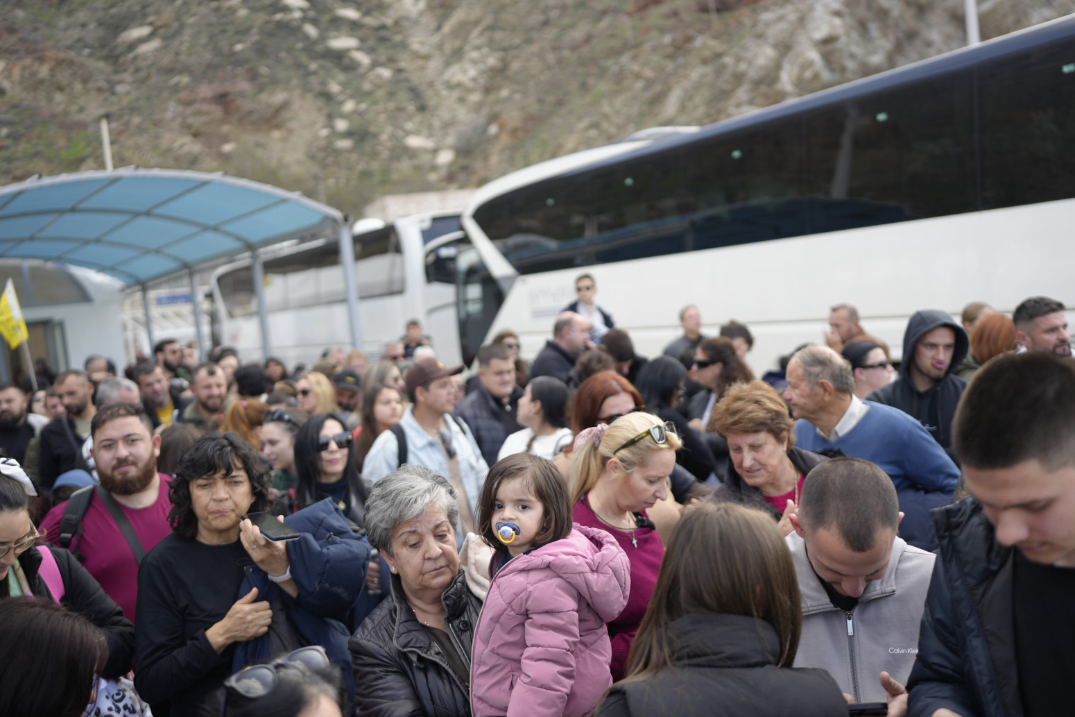 Terrible images from Greece: People behind the wire, trying to escape; Tsunami is also possible VIDEO/PHOTO