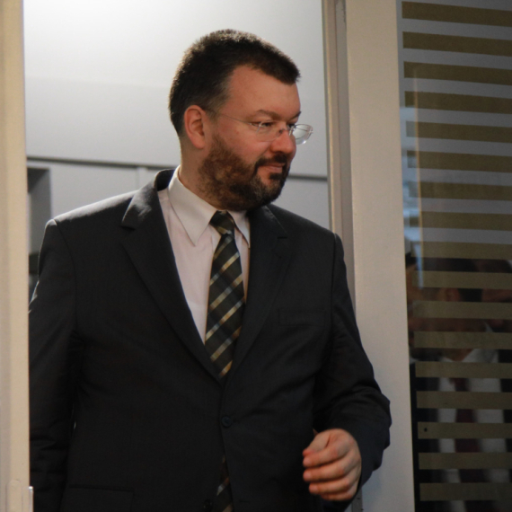 Antić o duplim aršinima blokadera: Traže linč nedužnih, a brane svoje krivce