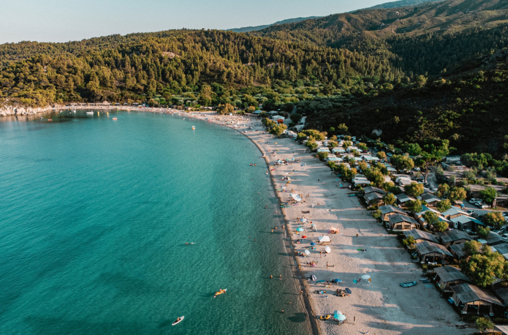 Da li je ovo zaista najjeftiniji tip letovanja u Grčkoj: Sve je popularniji među turistima iz Srbije FOTO